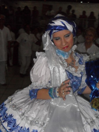 Médiun Patricia incorpora Mestra Aninha